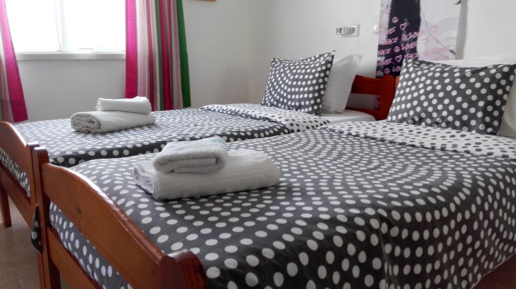 Surf House Helena Hotel Baleal Room photo
